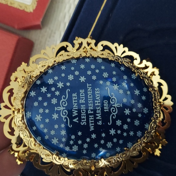 2004 White House Christmas Ornament, A First Family's Sleigh Ride - Picture 4 of 7